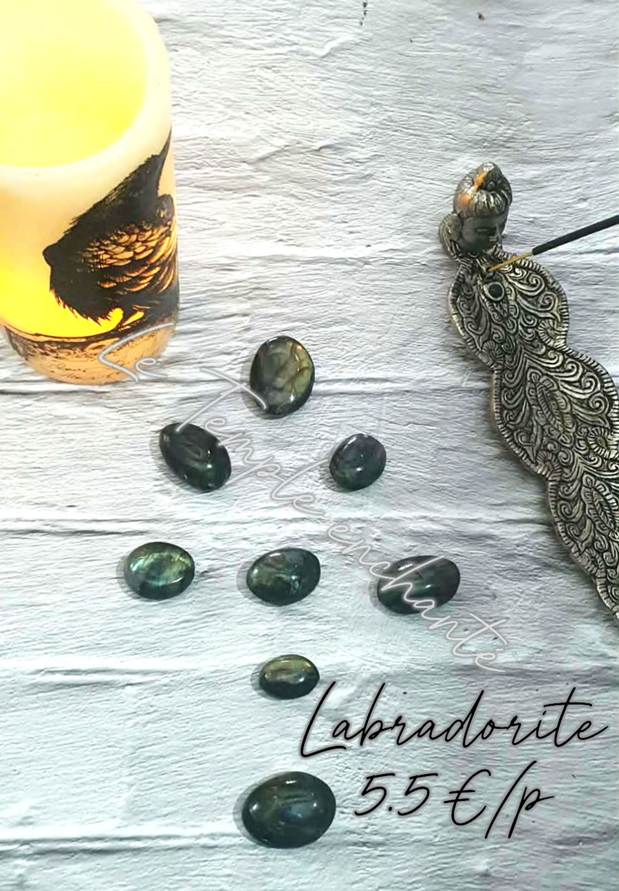 Labradorite — pierre roulée